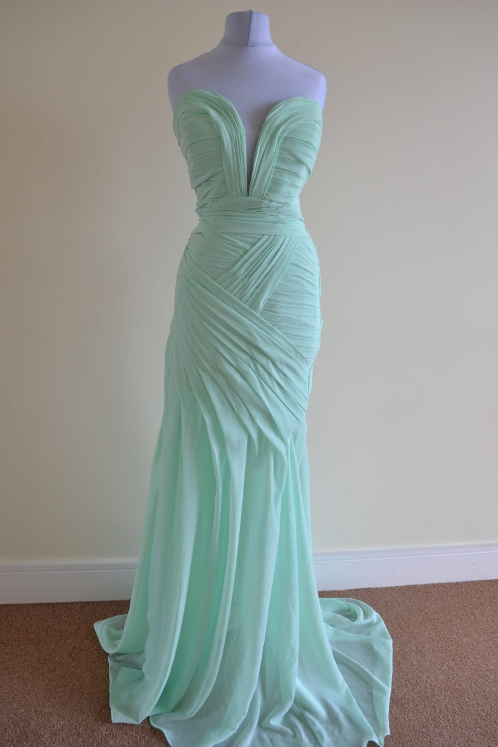 Fitted mermaid dress strapless with sweetheart neckline