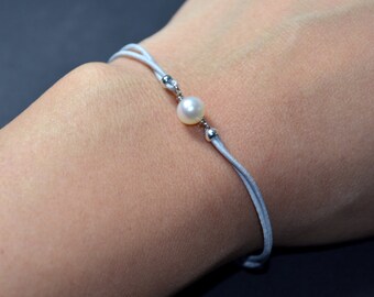 Bracelet freshwater pearl gray cord