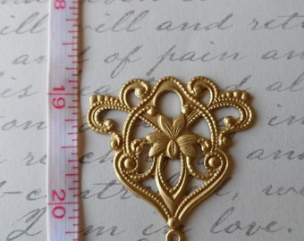 Floral Triangle Raw Brass 40mm