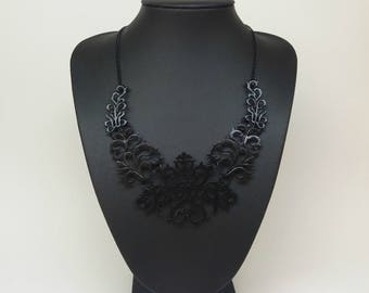 Total Black Bib necklace,Black Statement necklace,Black necklace,Black chain,Total black necklace,short necklace black,modern necklace