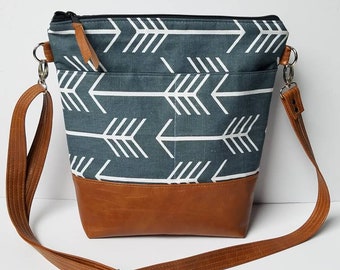 Arrow Crossbody Bag/Vegan Leather Crossbody Purse/Faux Leather Cross Body Bag/Everyday Bag/School crossbody Bag/Diaper Bag/Gift For Her