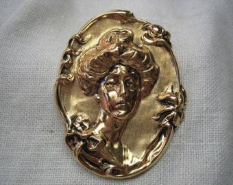 Vintage Victorian Style Cameo Gold Tone Brooch