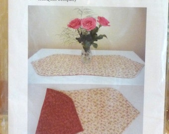 IcanQuilt it Curvy Reversible Tablerunner Pattern