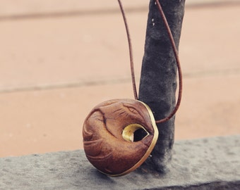 Avocadostone bird necklace jewelry