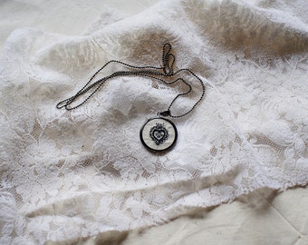 necklace embroidery ex voto heart