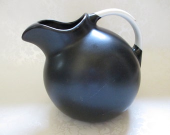 Hall China Company Ball Pitcher With Ice Lip #633