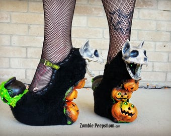 Halloween "All Hallow's Eve" Bubbling Cauldron Wedges