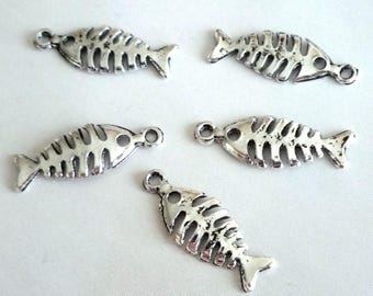 Lot 10 fish skeletons - silver plated charms