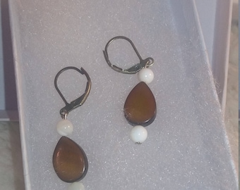 mother of pearl earrings, dyed mother of pearl earrings
