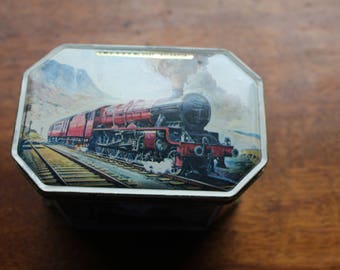 Mid Century J.E. Hastings Ltd Hinged Toffee Tin Depicting Five Steam Trains - Made In England