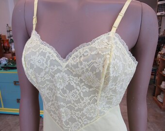 Vintage Yellow Lace Vanity Fair Slip Size 34