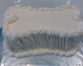 Personalized Dog Birthday Cake (Bone Shape)