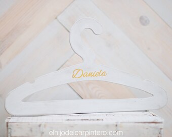 Hangers to customize with name, date or initial.