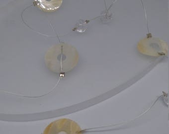 Rock crystal with mother of pearl. Long necklace