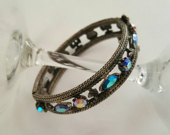 FLORENZA Hinged Bangle Bracelet