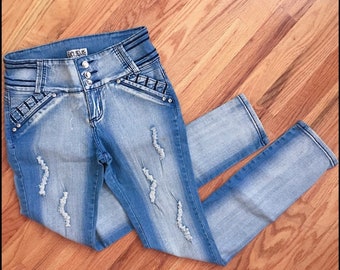 SOLD TODAY 03/30/18*** Stretchy skinny jeans