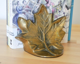 MAPLE LEAF BOOKENDS • Solid Brass Book Ends Canada Canadian Leaves Antique Heavy Metal Pair Rustic Country Cabin Library Shelf Home Decor