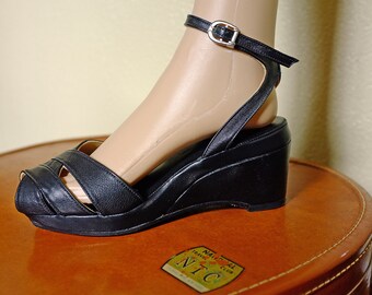1940s Style Black Wedges Size 6