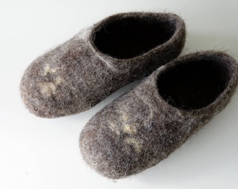 Felt felted wool slippers / clogs / house shoes / mules/ woman's/men's unisex minimalist brown / handmade - scandi hygge living