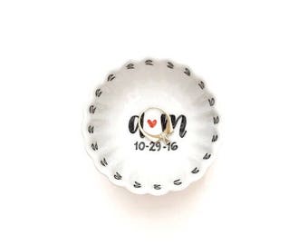 Wedding ring holder, ring holder dish, engagement ring holder, wedding ring holder, personalized ring dish, personalized engagement gift