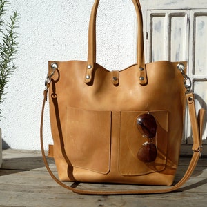 Large leather tote bag, Leather tote, Tote bag, Leather, distressed, Leather tote, Leather tote, Leather tote, Emma Frontpocket - camel!