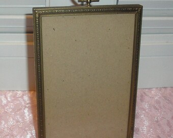 Vintage;Ornate Metal wit Glass Picture Frame 3.5"x5"