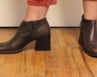 Vintage Kenneth Cole 90s Brown Leather Ankle Boots-Size 8