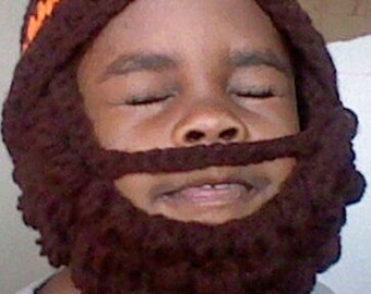 Crochet beanie with detachable beard