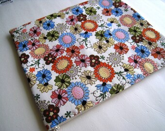 Retro Flowers - MacBook Pro MacBook Air 13 inch Macbook Pro 15 Inch Laptop Sleeve Cover Bag - Padded and Zipper Closure