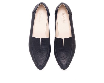 Black moccasins, women moccasins, black flats, women shoes, womens black shoes, leather moccasins, leather black flats, Eamon model.