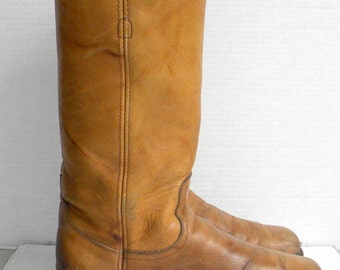 Frye boots-Women Sz 10.5-Light brown boots-tall boots-leatherboots-pull on campus boots