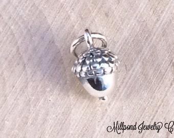 Acorn Charm, Acorn Pendant, Tiny Acorn Charm, Nature Charm, Natural Charm, Nature Pendant, Sterling Silver Charm, TINY, PS01106