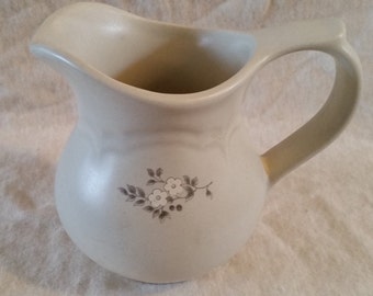 pfaltzgraff heirloom creamer/creamer/pfaltzgraff/ceramic creamer/vintage pfaltzgraff