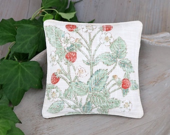 Botanical Lavender Sachet, Vintage Inspired Strawberry Illustration, Drawer Freshener