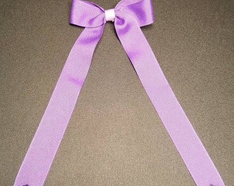 Medium tails down hair bow