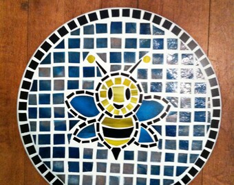 Bumble bee circular mosaic.
