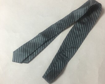 Vintage skinny tie / vintage tie / striped tie / skinny tie
