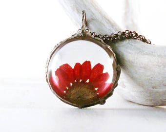 Red daisy necklace, glass jewelry, real pressed flower, terrarium necklace, gifts for her, boho necklace, real daisy necklace, nature lover