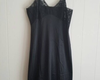Vintage Vanity Fair Slip Black With Floral Lace 1960s Nylon Tricot Size 34 Short Made in the USA