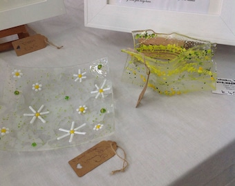 Fused glass Daisy Bowl.