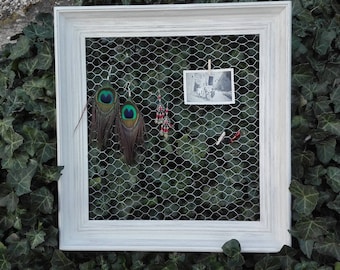 Old pele mixed with a chicken wire frame