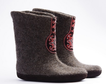 Felted indoor boots- wool shoes- high wool boots- valenki- natural foot wear- winter boots- snow boots- boiled wool boots