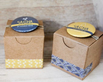 2 boxes coordinate with custom badges kraft favors