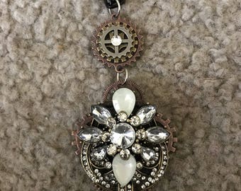 Elegant steampunk pendant