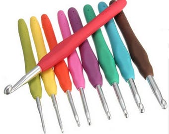 Set of 9 crochet hooks with grip Soft Measures from 2 mm to 6 mm