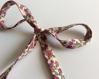 Ruban biais de Liberty of London, motif Keiko