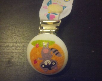 Lemur pacifier