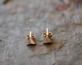 14k rose gold plated on sterling silver pyramid