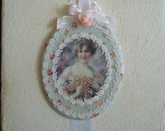 TABLE DUDE, THE LADY WITH ROSES, RIBBONS AND LACE