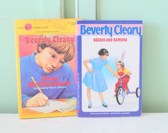 Vintage BEVERLY CLEARY Book Set of 2....instant collection. 1980s books. kids. children. teens. fiction. ramona and beezus. dear mr henshaw